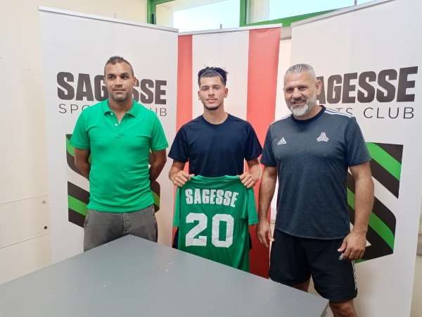 من تقديم اللاعب