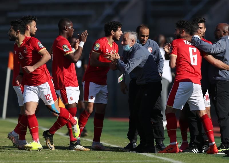 لاعبو الأهلي