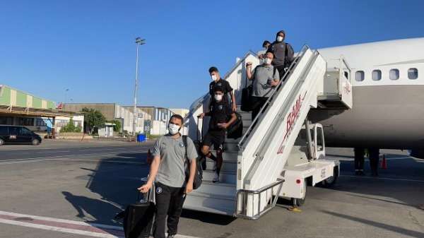 لحظة وصول لاعبي بيراميدز