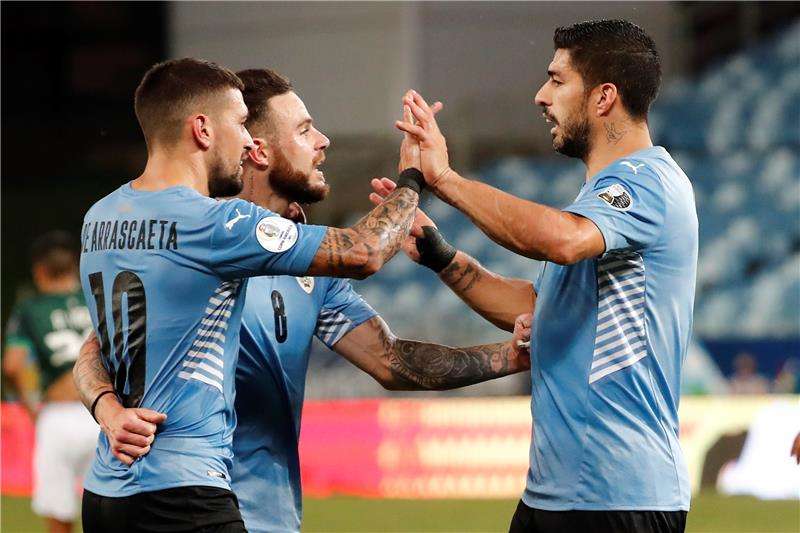 لاعبو منتخب أوروجواي