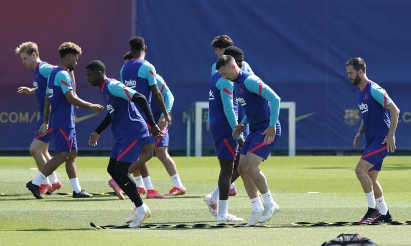 لاعبو برشلونة - أرشيفية