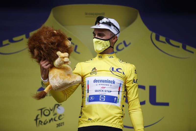 2021-06-26t154521z_178488230_up1eh6q17rjag_rtrmadp_3_cycling-france_reuters