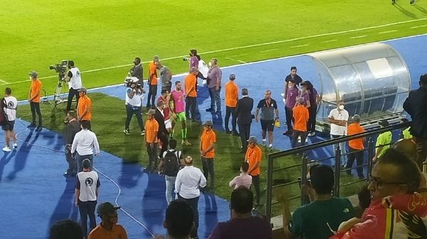 من ملعب المباراة