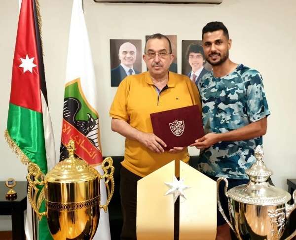 بعد توقيع العقود