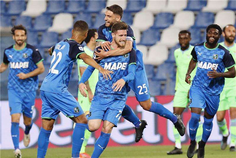 لاعبو ساسولو