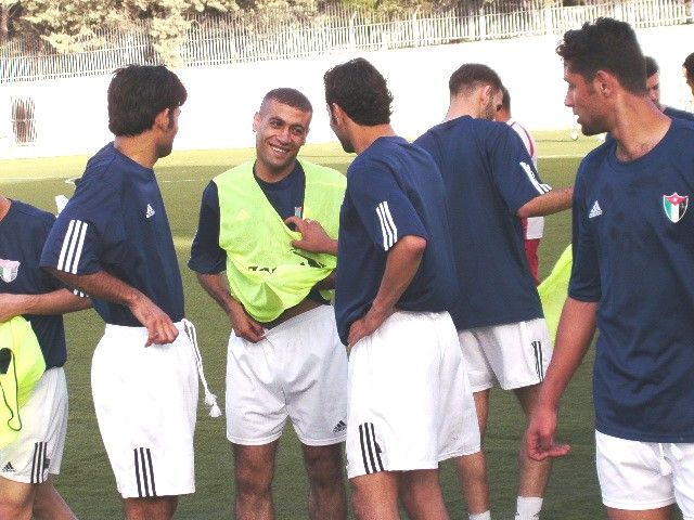 حديث بين نجوم المنتخب الوطني