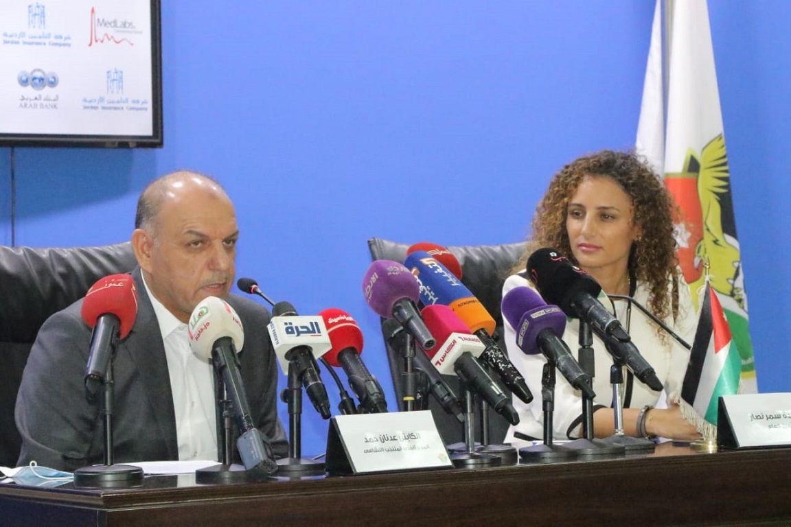 حمد يتحدث بحضور نصار