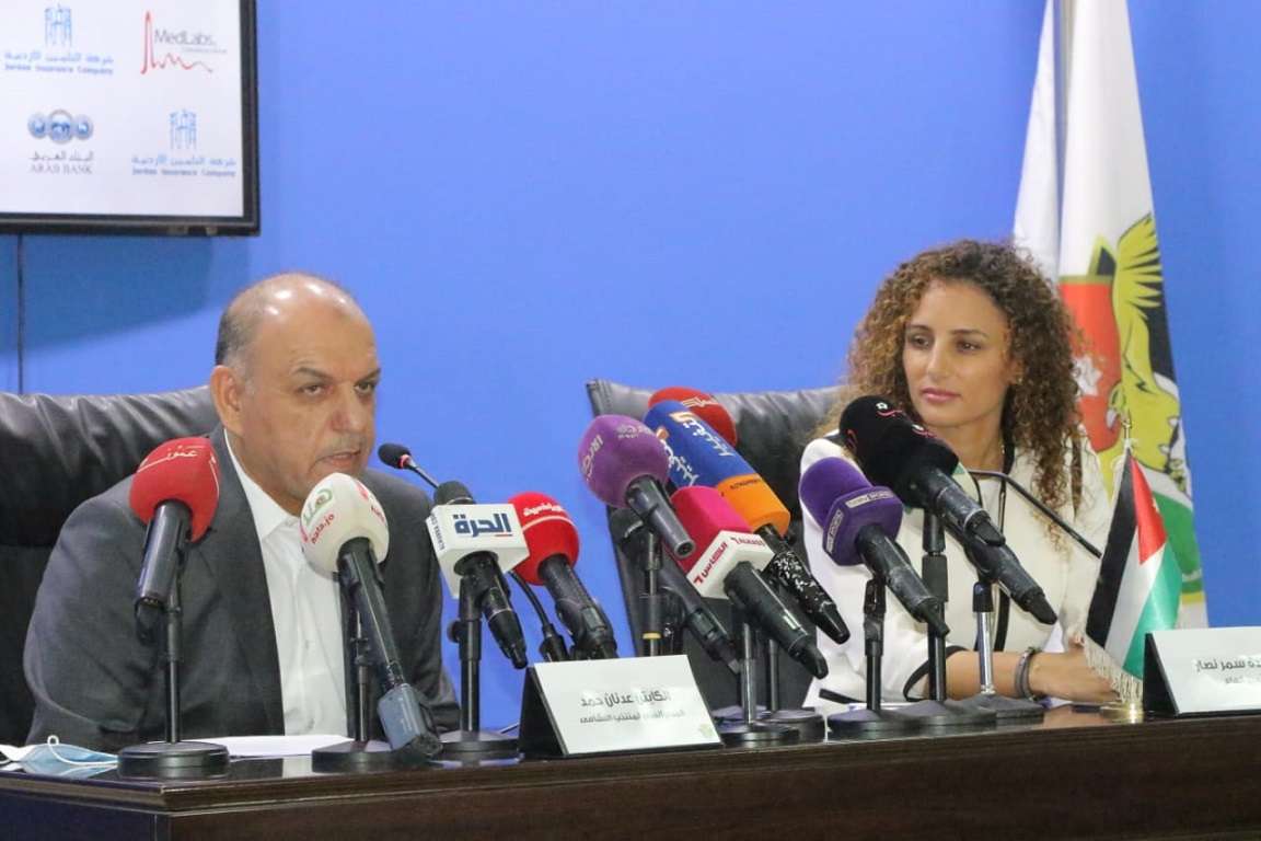 حمد يتحدث بحضور نصار