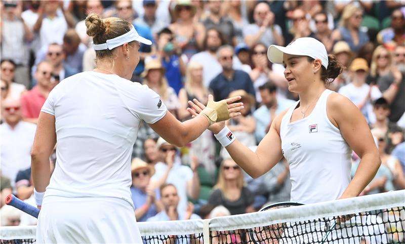 آشلي بارتي وآنا بلينكوفا 