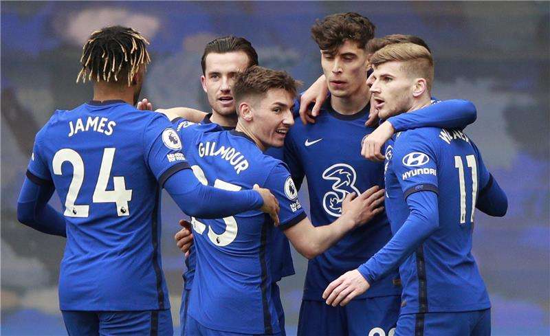 بيلي جيلمور مع لاعبي تشيلسي