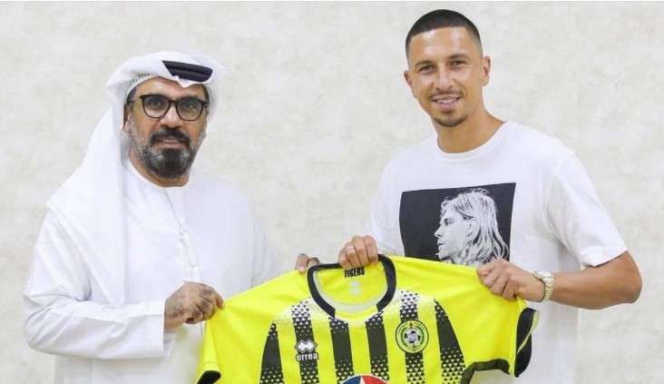 بعد توقيع العقود