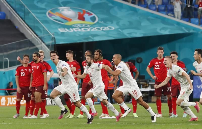 فرحة لاعبي إسبانيا بالفوز