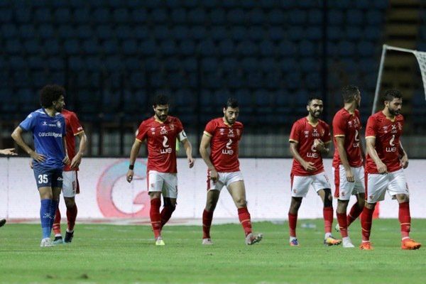 لاعبو الأهلي