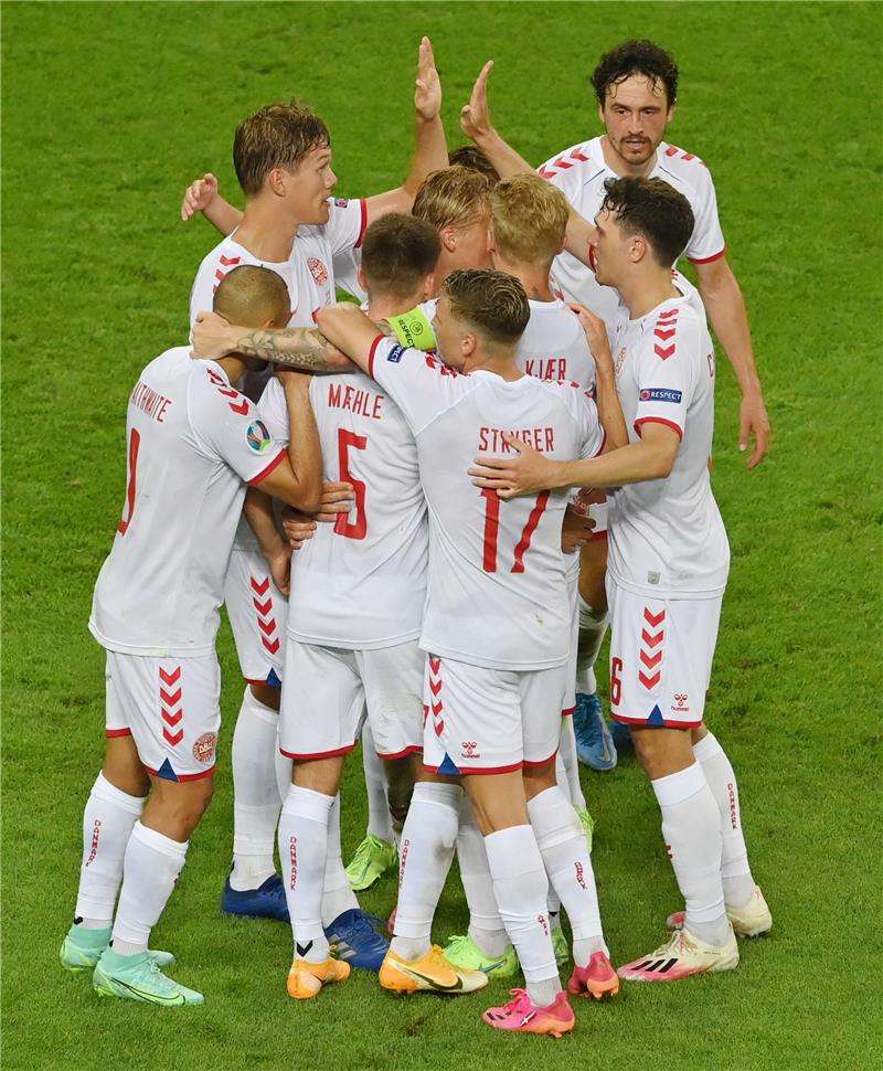 لاعبو الدنمارك