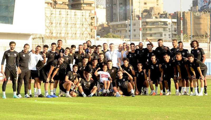 كارتيرون مع لاعبي الزمالك