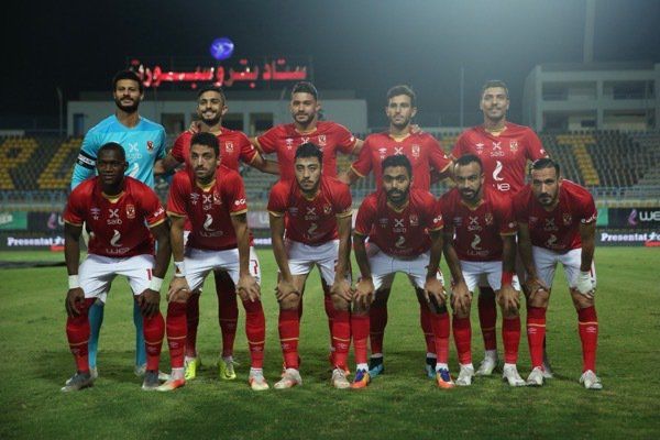 لاعبو الأهلي