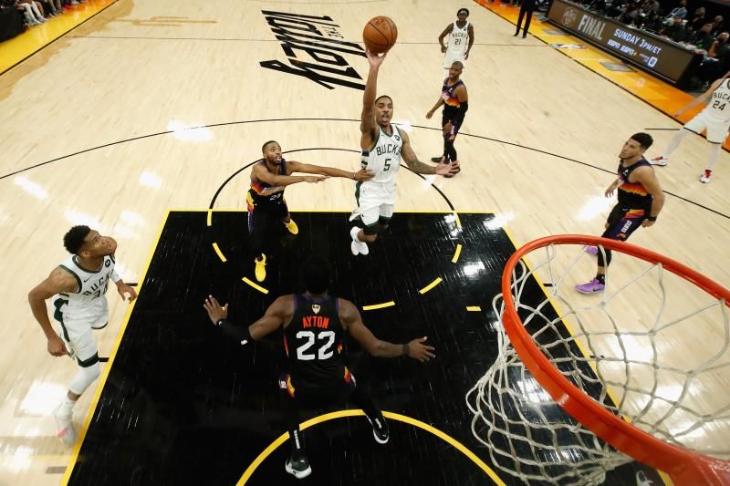2021-07-09t051430z_1693922821_mt1usatoday16386391_rtrmadp_3_nba-finals-milwaukee-bucks-at-phoenix-suns_reuters