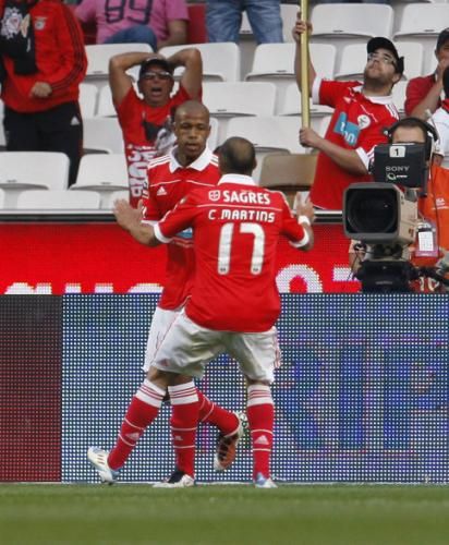 2011-04-172011-04-17t184231z_01_hgc06_rtridsp_3_soccer-portugal_reuters