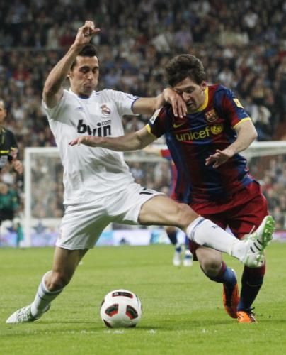 2011-04-162011-04-16t215734z_01_mad723_rtridsp_3_soccer-spain-clasico_reuters