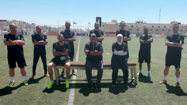 شفيع برفقة المشاركين بالدورة