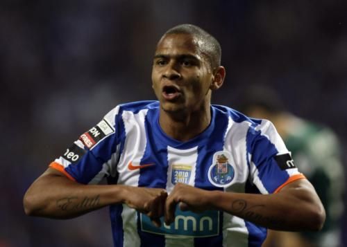 2011-04-172011-04-17t210948z_01_mvi15_rtridsp_3_soccer-europe-portugal_reuters