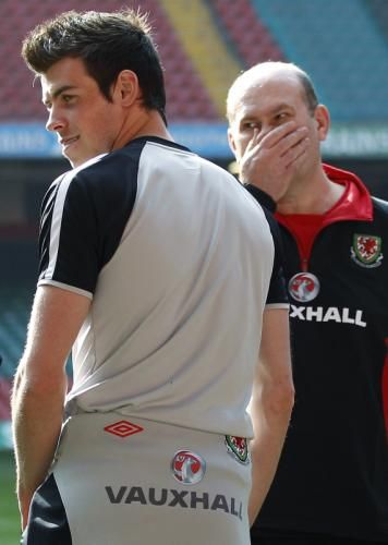 2011-03-252011-03-25t153823z_01_dst02_rtridsp_3_soccer-euro-wales_reuters