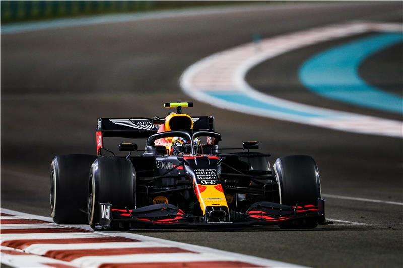 أستون مارتن