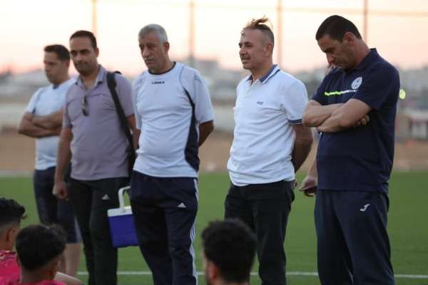 الزعبي يتحدث للاعبين