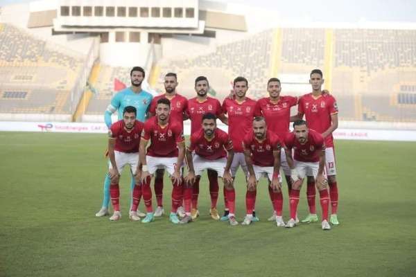 لاعبو الأهلي