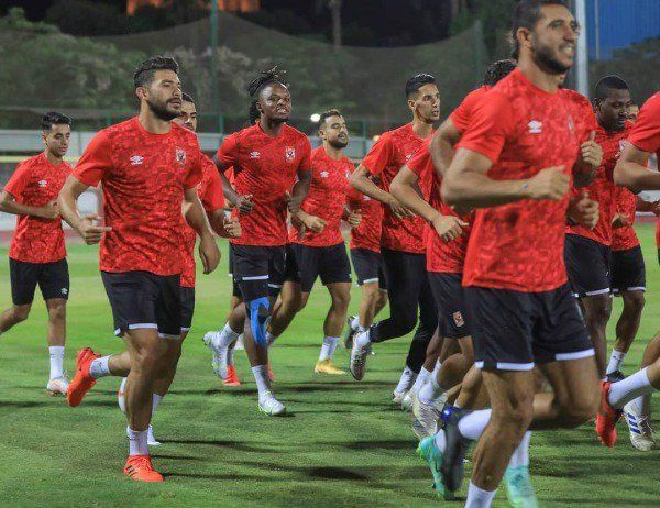 لاعبو الأهلي