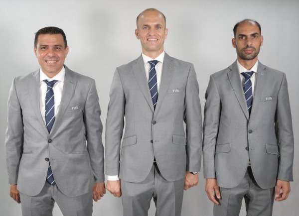 طاقم حكام مباراة مصر وإسبانيا