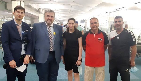 هند ظاظا في طوكيو مع مدربها