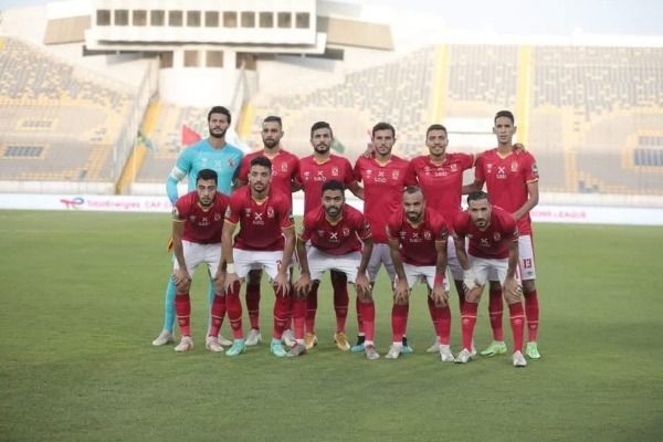 لاعبو الأهلي