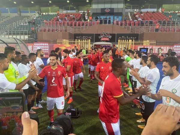 لاعبو الأهلي