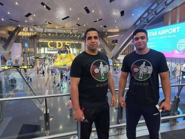 الرباع محمد حمادة مع مدربه