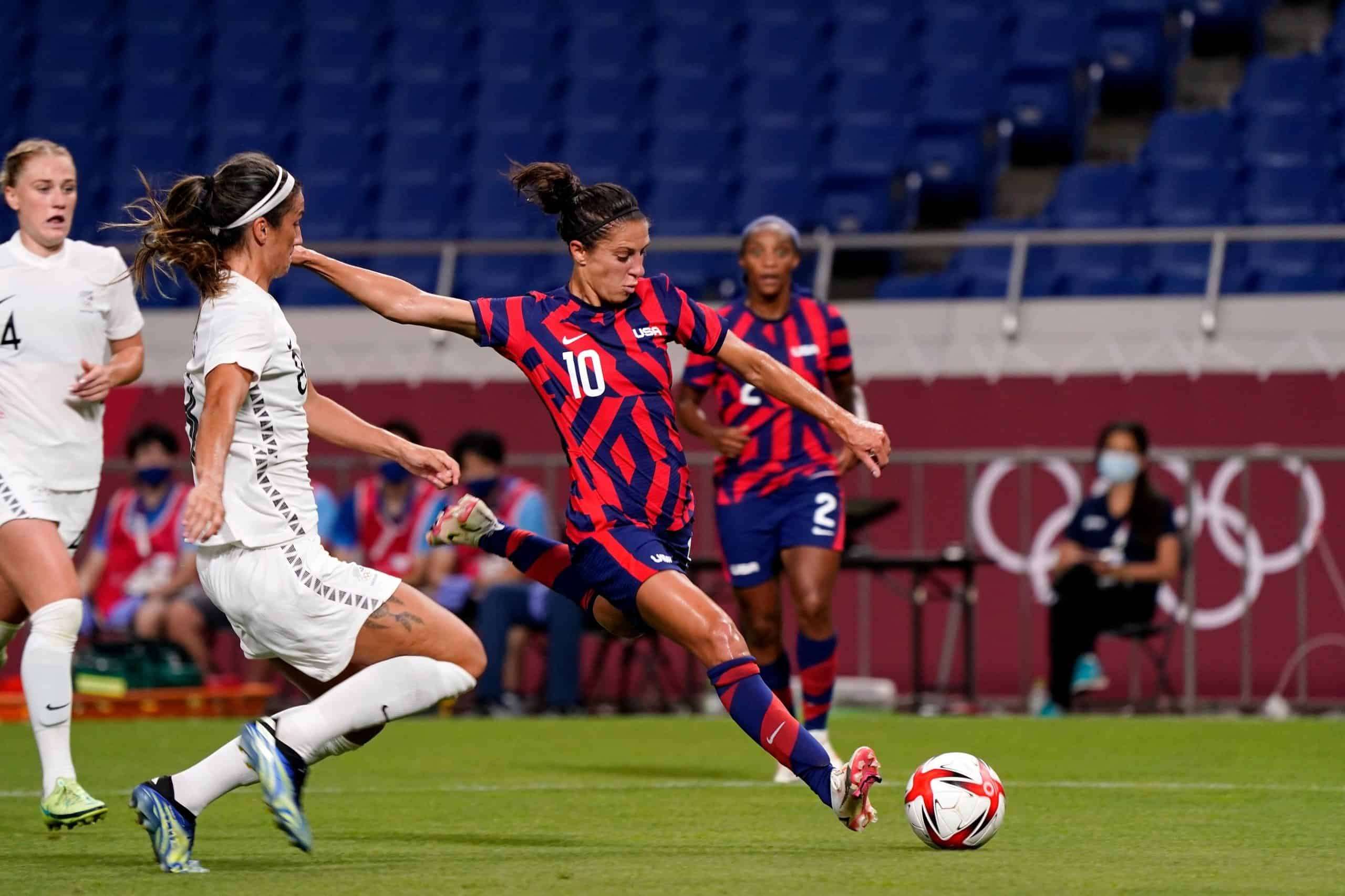 كارلي لويد أمام نيوزيلندا