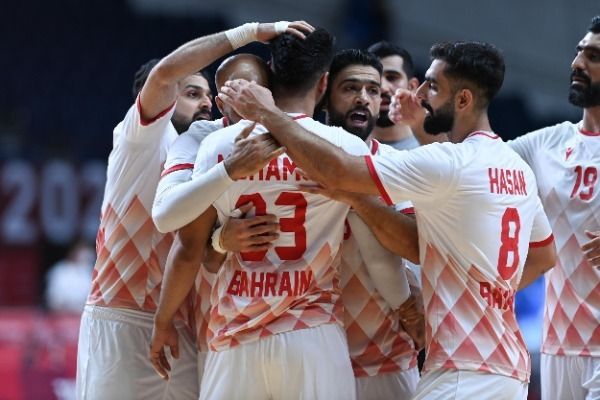 لاعبو منتخب البحرين