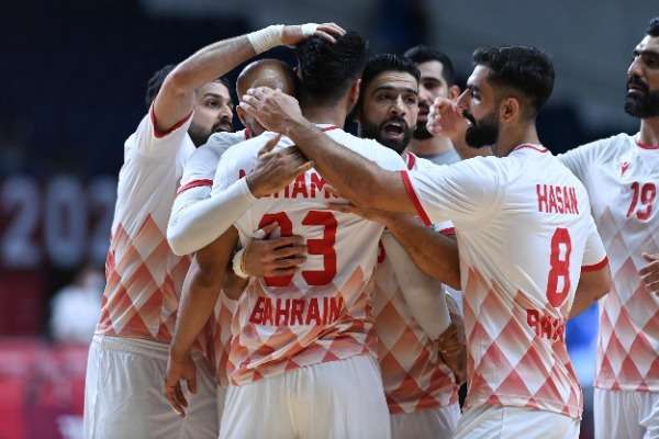 لاعبو منتخب البحرين