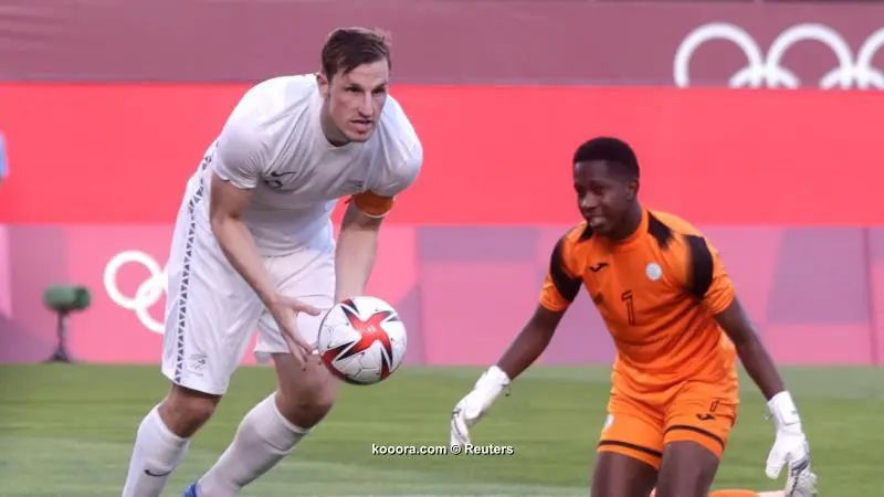 ?i=reuters%2f2021-07-25%2f2021-07-25t091414z_150750692_sp1eh7p0phf7v_rtrmadp_3_olympics-2020-fbl-m-team11-gpb-000300_reuters