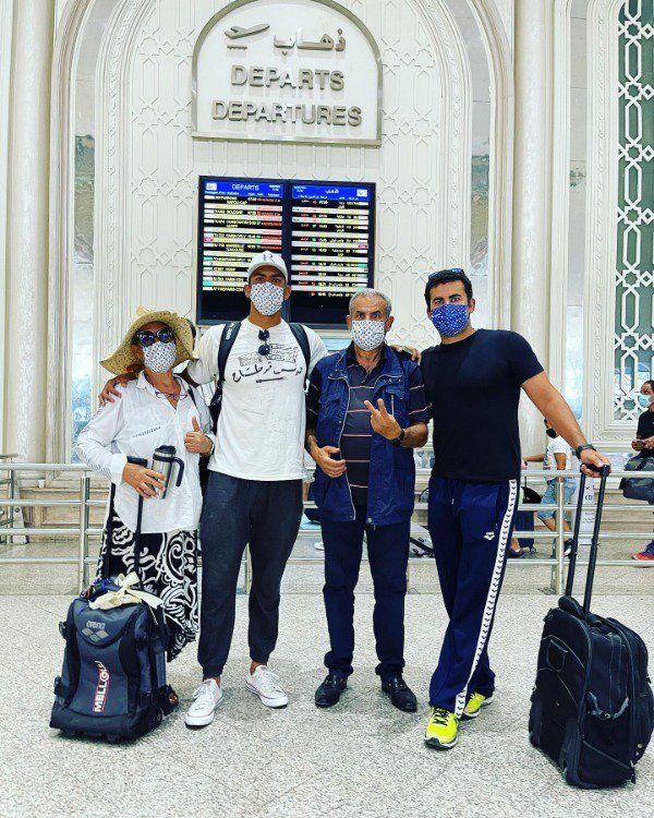 الملولي صحبة عائلته في مطار تونس 