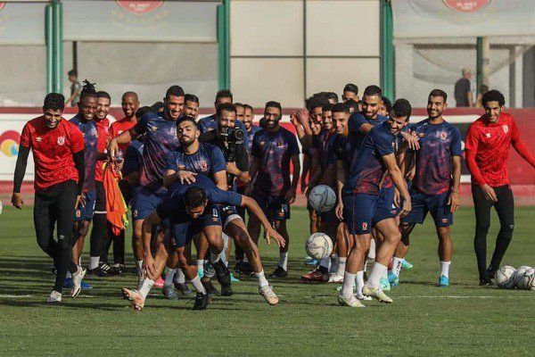 لاعبو الأهلي