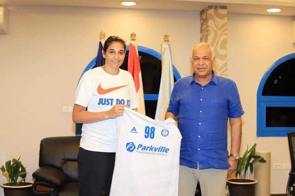 من تقديم اللاعبة