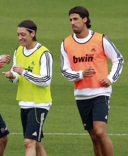 2011-04-192011-04-19t121456z_01_aco10_rtridsp_3_soccer-spain-cup_reuters