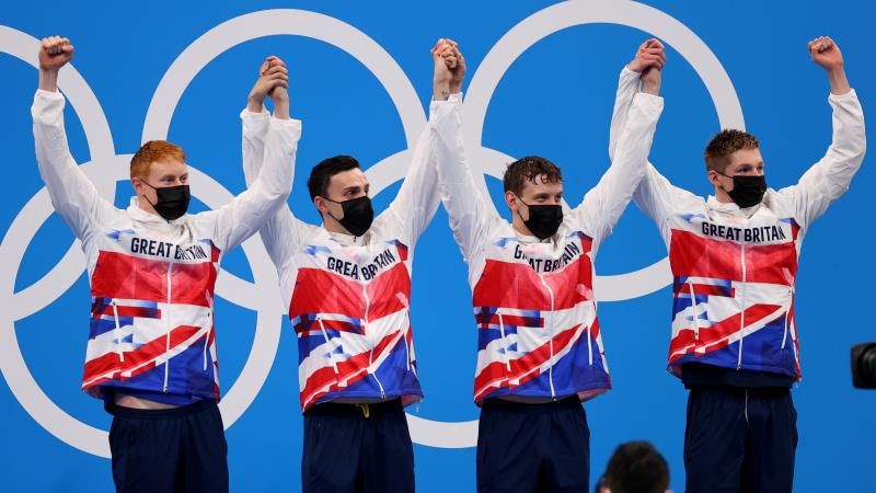 2021-07-28t042045z_1285407564_sp1eh7s0bttku_rtrmadp_3_olympics-2020-swm-m-4x200mfr-medal-000100_reuters