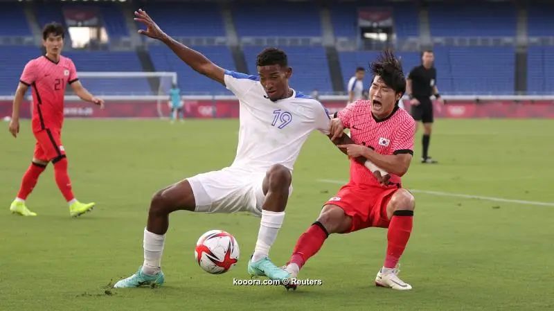 ?i=reuters%2f2021-07-28%2f2021-07-28t091522z_317277020_sp1eh7s0pey83_rtrmadp_3_olympics-2020-fbl-m-team11-gpb-000600_reuters