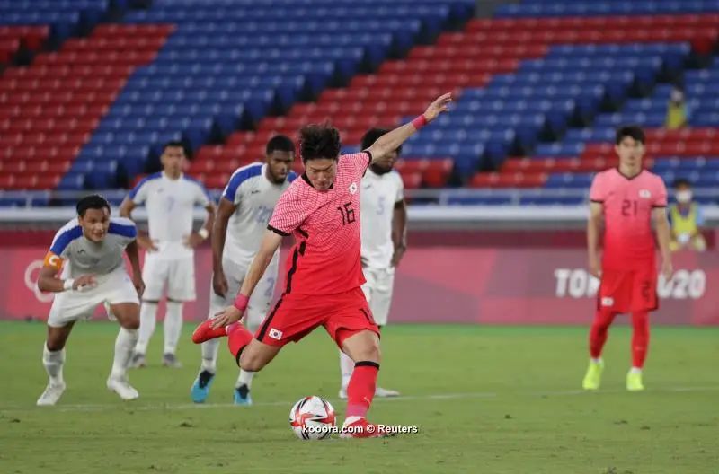 ?i=reuters%2f2021-07-28%2f2021-07-28t094653z_1383188245_sp1eh7s0r61g0_rtrmadp_3_olympics-2020-fbl-m-team11-gpb-000600_reuters