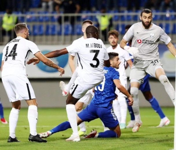 من لقاء أولمبياكوس ونيفتشي باكو