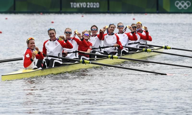 2021-07-30t022900z_14587347_sp1eh7u06w90m_rtrmadp_3_olympics-2020-row-w-coxed8-medal_reuters