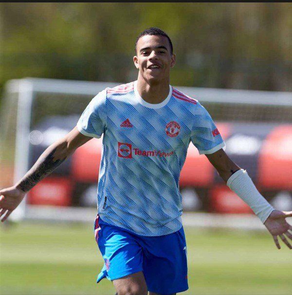 قميص مانشستر يونايتد الثاني