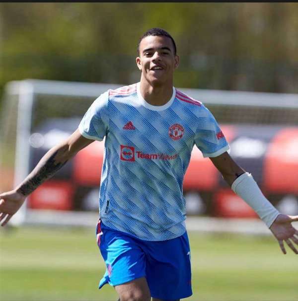 قميص مانشستر يونايتد الثاني